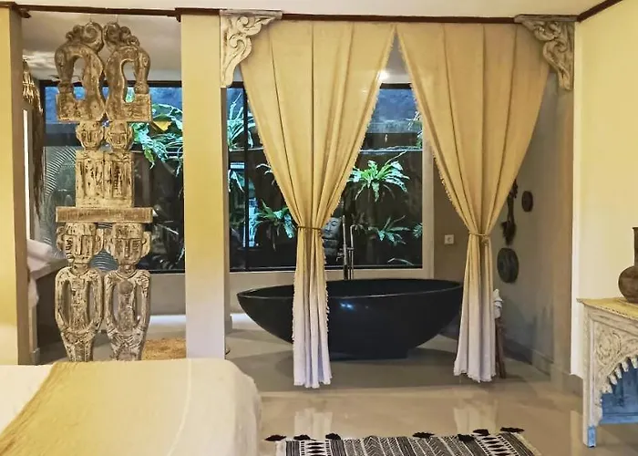 Hotel Chakra Living *