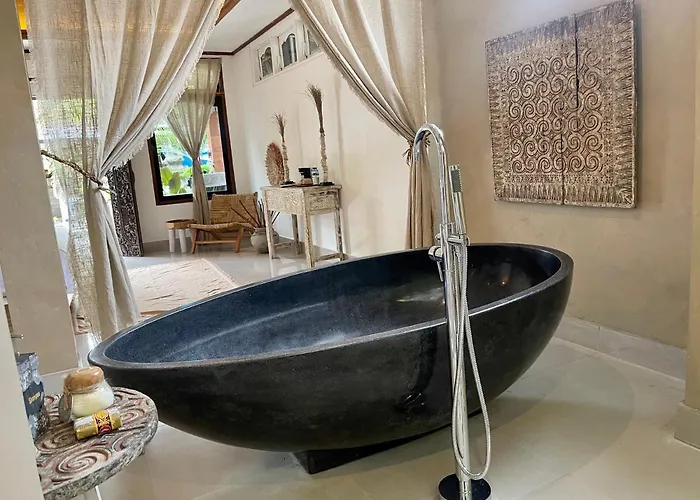 Chakra Living Hotel *